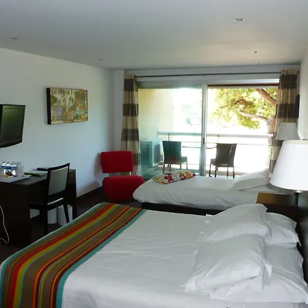Hotel Tiercé 3*