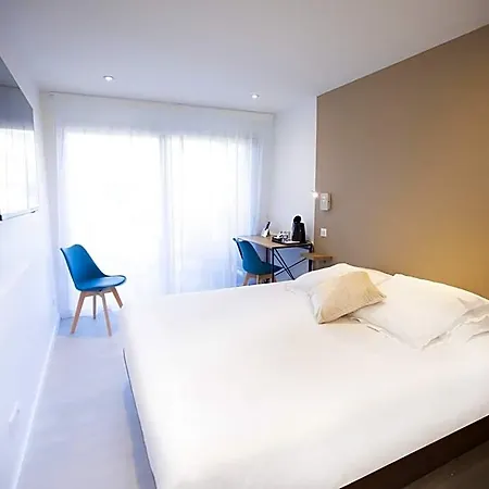 Cit'hotel Tiercé Hotel